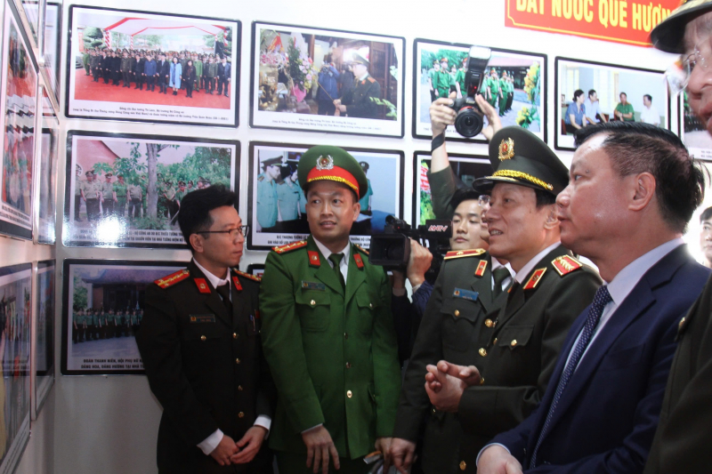 Dâng hoa, dâng hương tưởng niệm 110 năm ngày sinh cố Bộ trưởng Trần Quốc Hoàn -0