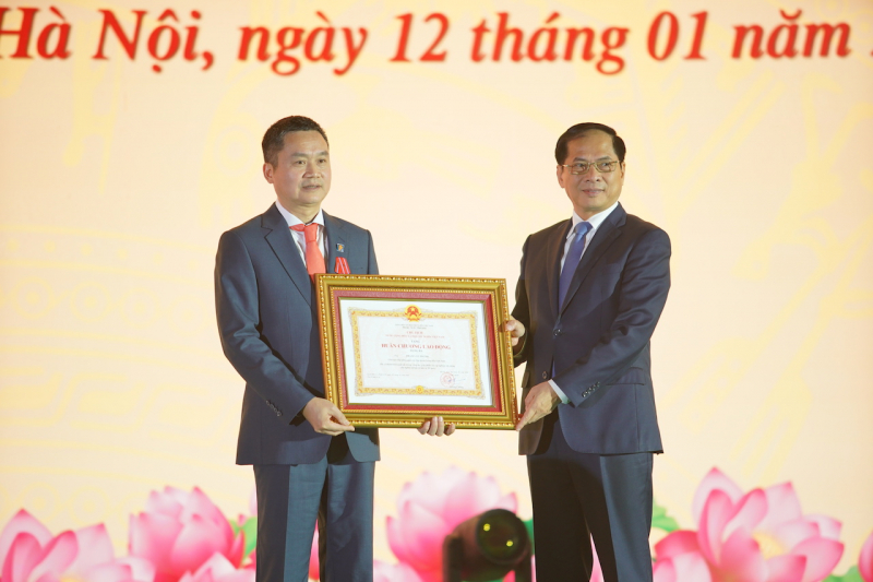 Tập đoàn Xăng dầu Việt Nam kỷ niệm 70 năm thành lập và đón nhận Huân chương Lao động hạng Nhất -0