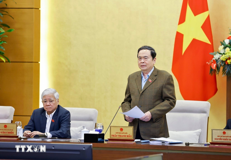 Ủy ban Thường vụ Quốc hội: Lam rõ 