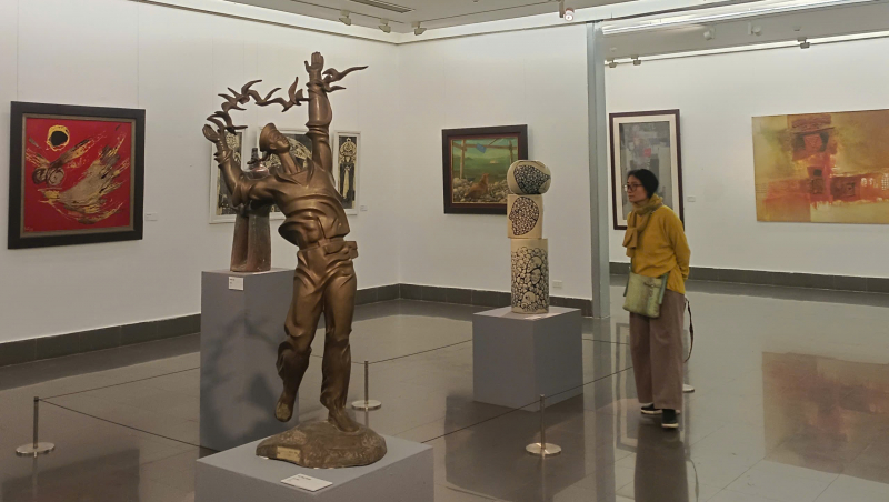 Tiếp nhận gần 1.000 tác phẩm của hoạ sĩ nhiều thế hệ -1