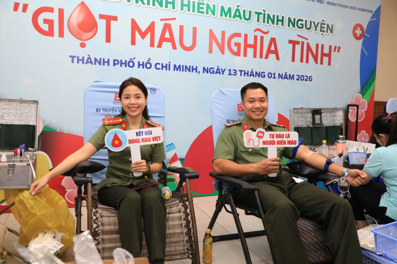 Hơn 400 cán bộ, đoàn viên, thanh niên và CBCS Công an TP Hồ Chí Minh tham gia hiến máu -1