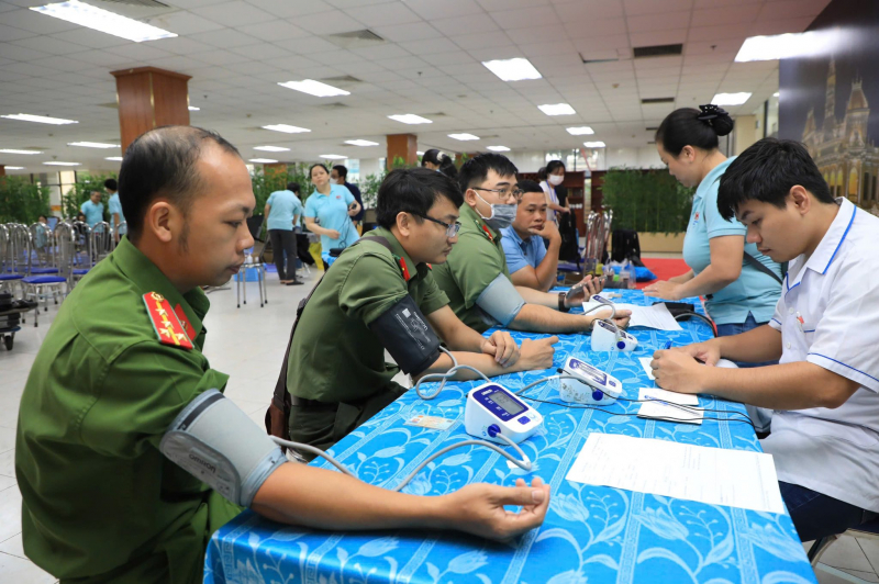 Hơn 400 cán bộ, đoàn viên, thanh niên và CBCS Công an TP Hồ Chí Minh tham gia hiến máu -0