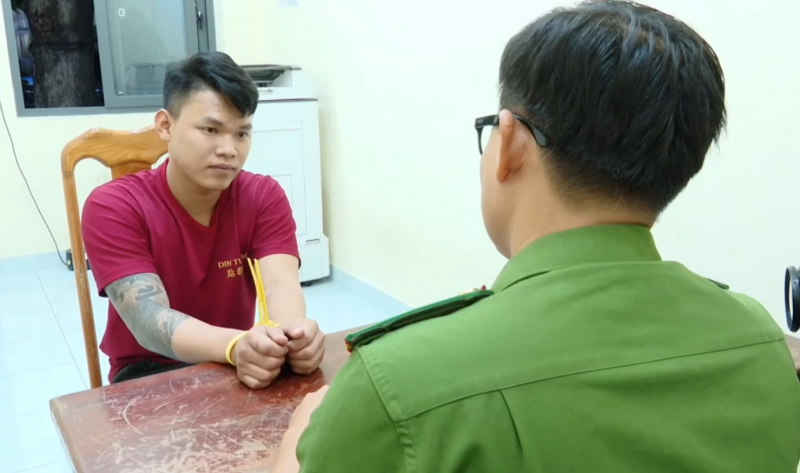 Điều tra, xử lý nghiêm vụ hai nhóm thanh niên mang hung khí đánh nhau giữa đường phố -2