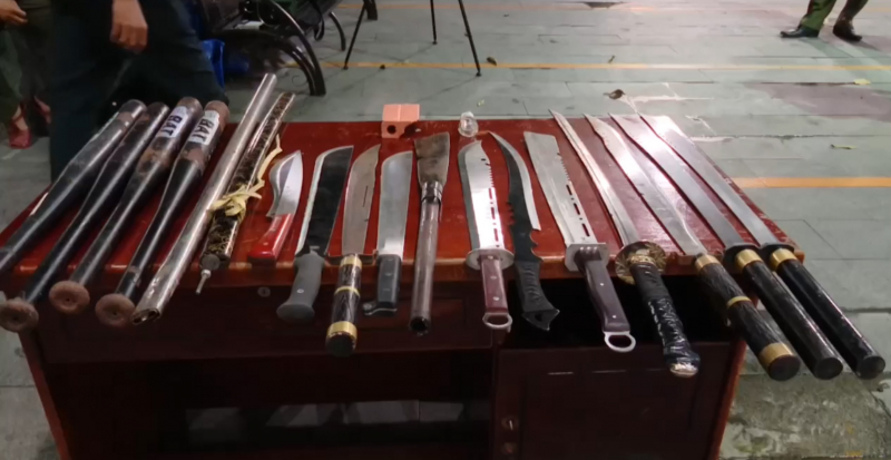 Điều tra, xử lý nghiêm vụ hai nhóm thanh niên mang hung khí đánh nhau giữa đường phố -5