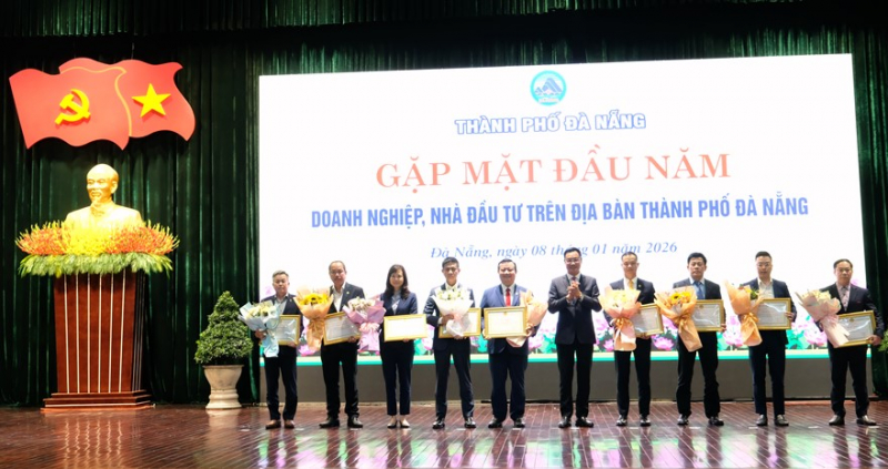 Agribank khu vực miền Trung đồng hành cùng doanh nghiệp vì mục tiêu phát triển Đà Nẵng bền vững -0