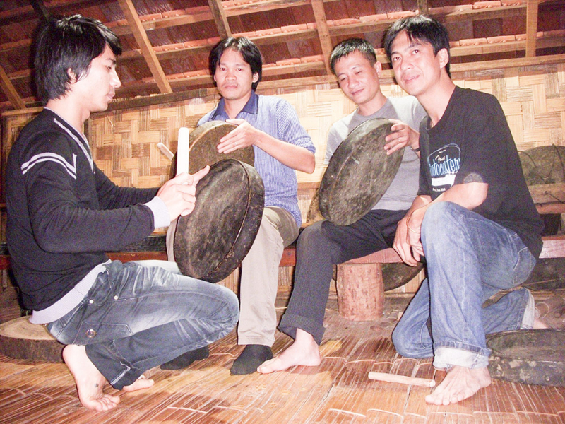 Trầm Tích hát -0