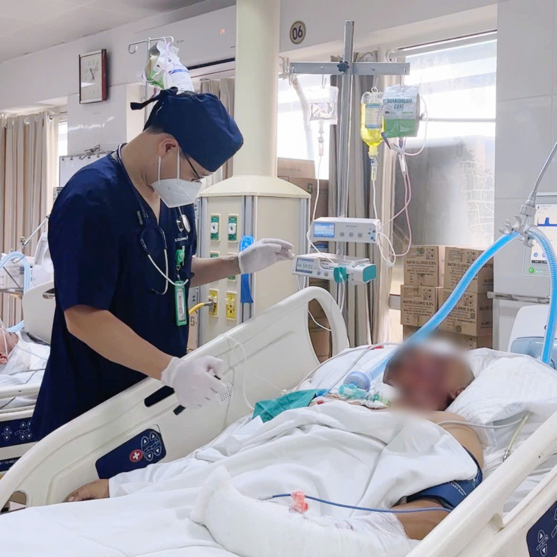 Liên tiếp cấp cứu người lớn và trẻ em bị tai nạn pháo nổ nghiêm trọng   -0