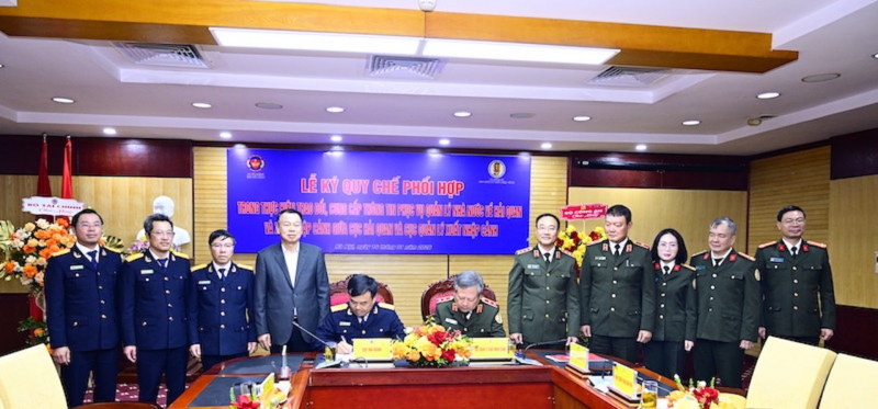 Cục Quản lý xuất nhập cảnh, Bộ Công an và Cục Hải quan, Bộ Tài chính tổ chức Lễ ký quy chế phối hợp -0