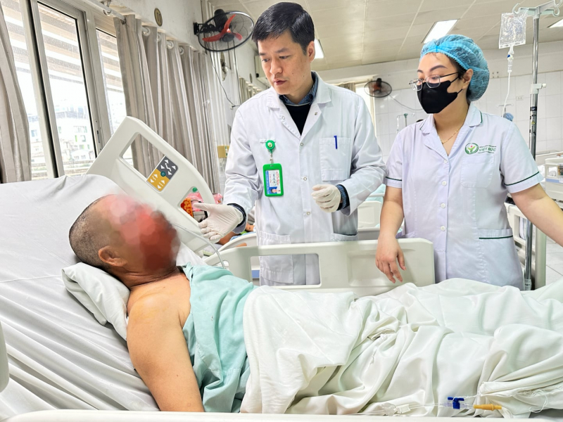 Liên tiếp cấp cứu người lớn và trẻ em bị tai nạn pháo nổ nghiêm trọng   -0