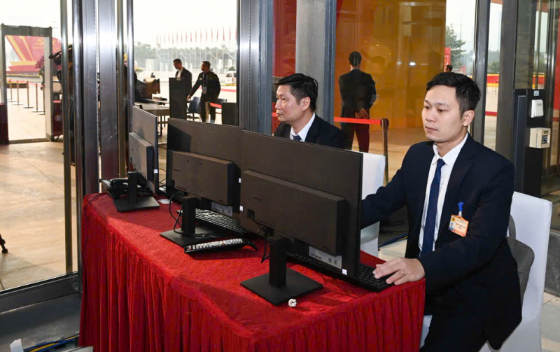 Đồng loạt ra quân, khép kín vòng bảo vệ -2