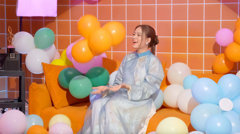 2 hoang thuy linh.jpg -1