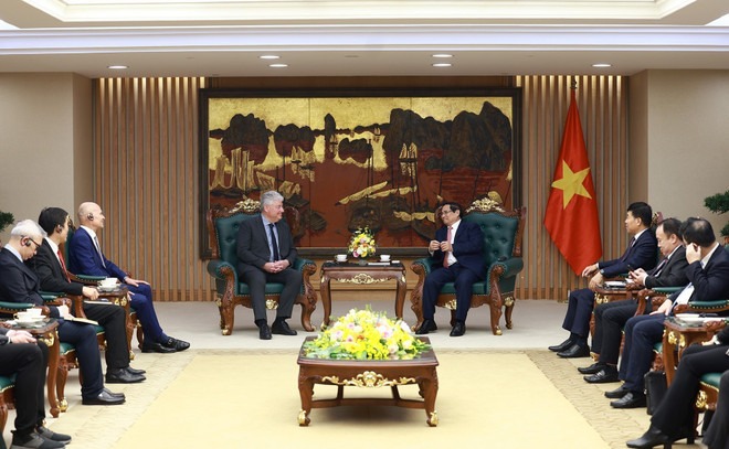 PM urges world’s leading semiconductor group to set up R&D centre in Vietnam -0
