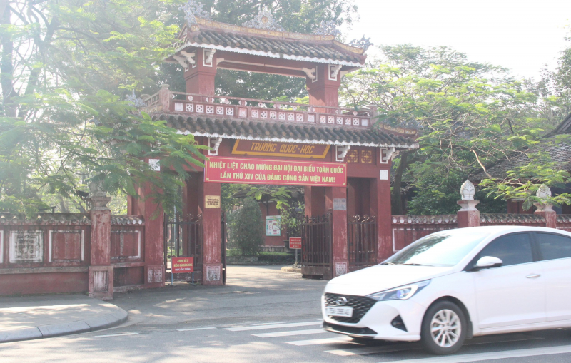 TP Huế rực rỡ cờ hoa, biểu ngữ chào mừng Đại hội XIV của Đảng -1