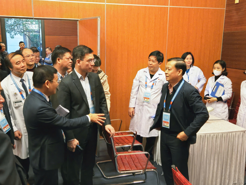 Hơn 300 cán bộ y tế phục vụ Đại hội Đại biểu toàn quốc lần thứ XIV của Đảng -0