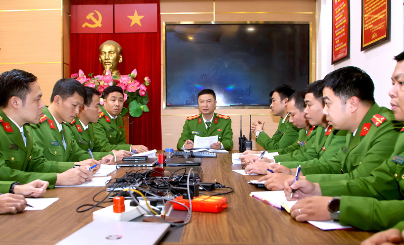 Công an phường Láng tuần tra vũ trang bảo đảm ANTT Đại hội XIV của Đảng -0