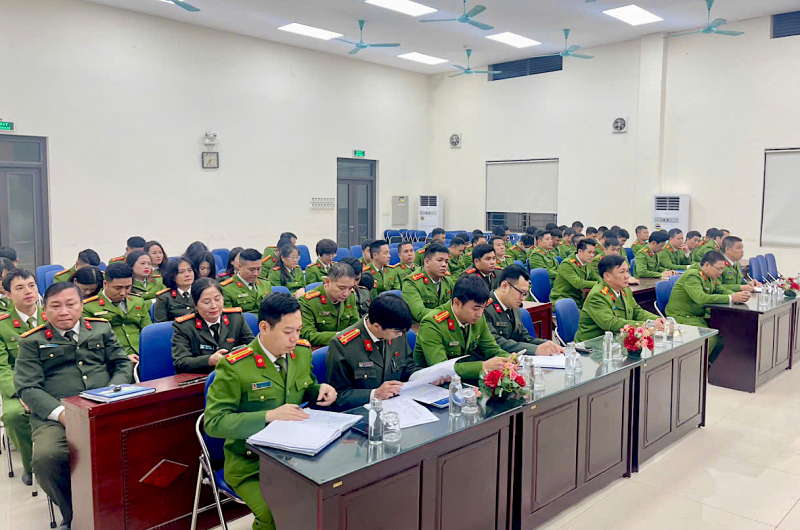 Công an phường Láng tuần tra vũ trang bảo đảm ANTT Đại hội XIV của Đảng -0