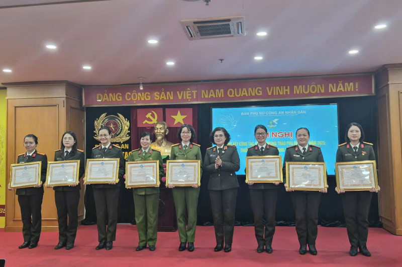 Công tác Hội và phong trào Phụ nữ CAND hướng mạnh về cơ sở, gắn với  xây dựng thế trận lòng dân vững chắc -0