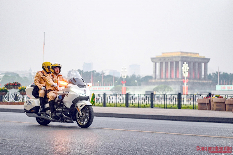 Hanoi Municipal Police Department conducts full-scale rehearsal for 14th National Party Congress -2