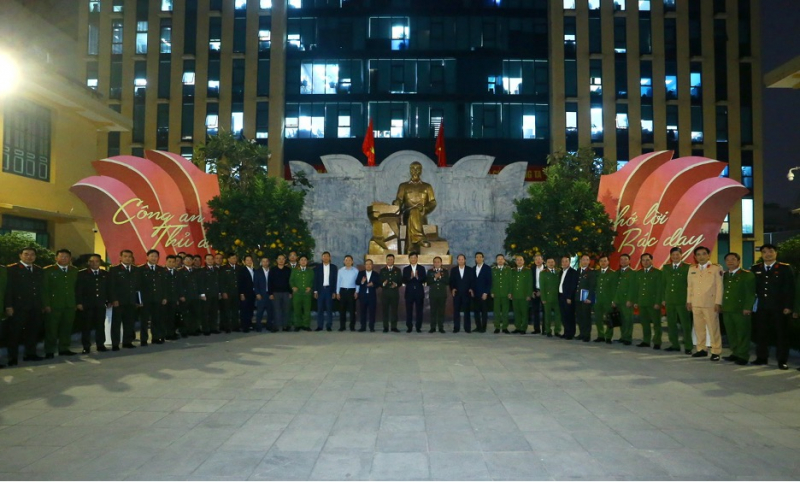 Bí thư Thành ủy Hà Nội làm việc với Đảng ủy Công an thành phố Hà Nội -0