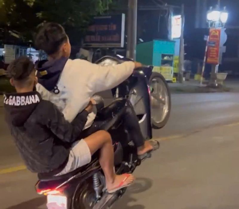 Làm rõ hành vi tụ tập gây rối trật tự công cộng lúc nửa đêm trên Quốc lộ 20 -0