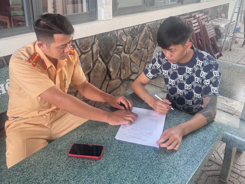 Làm rõ hành vi tụ tập gây rối trật tự công cộng lúc nửa đêm trên Quốc lộ 20 -0