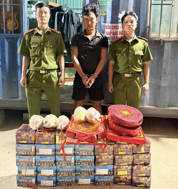 Quyết liệt trấn áp tội phạm mua bán, vận chuyển pháo dịp cuối năm -0