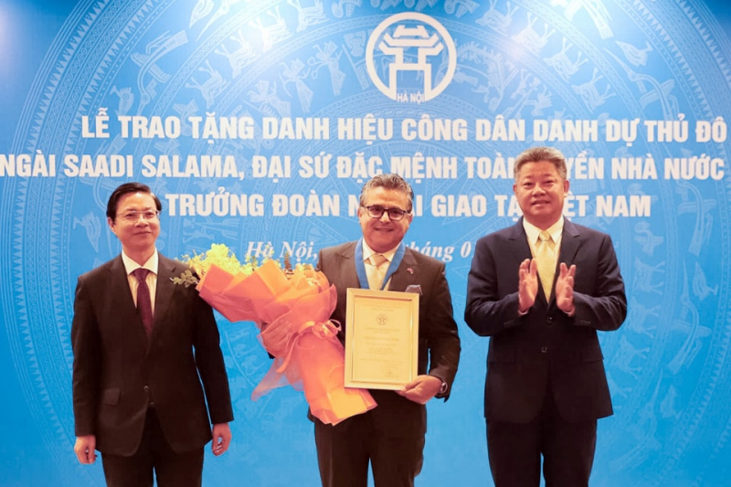 Trao tặng danh hiệu Công dân danh dự Thủ đô Hà Nội cho Đại sứ Palestine tại Việt Nam -0