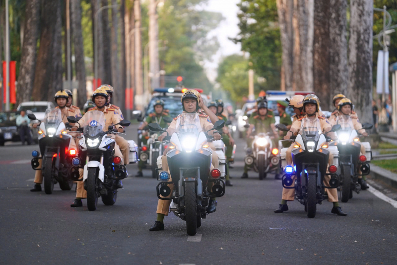 TP Hồ Chí Minh ra quân lập lại trật tự vỉa hè, xử lý kinh doanh vận tải trái phép  -0