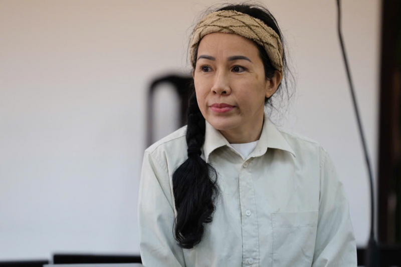 Xúc phạm vợ chồng bà Nguyễn Phương Hằng, Youtuber Đinh Thị Lan bị phạt 1 năm 9 tháng tù -0