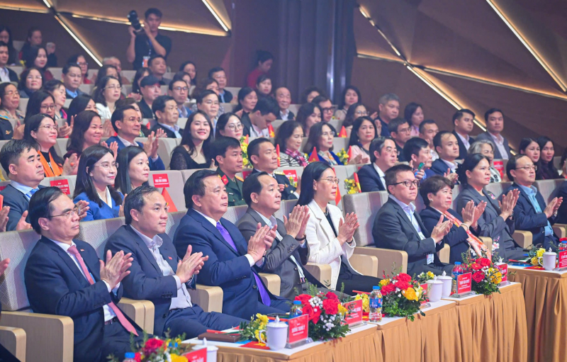 Bản hoà ca nghệ thuật – chính luận “Mãi mãi niềm tin theo Đảng” -0