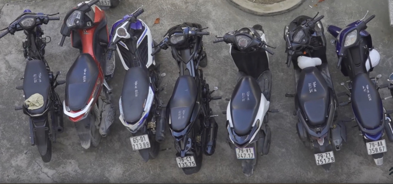 Triệt xóa hai nhóm 