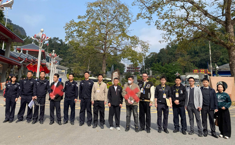 Công an tỉnh Bắc Ninh bàn giao 2 đối tượng truy nã quốc tế cho phía Trung Quốc -0