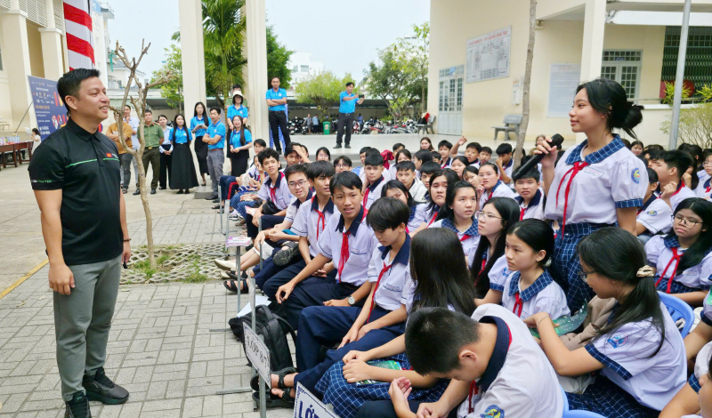 Tăng cường “tuyến phòng vệ đầu tiên” bảo vệ thanh thiếu niên trên không gian mạng -0