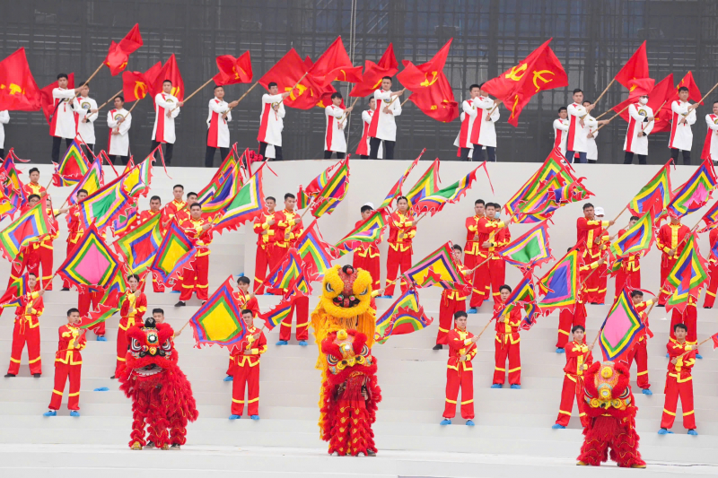 Màn biểu diễn quy mô lớn nhất của Đoàn Nghệ thuật trống hội CAND chào mừng Đại hội XIV của Đảng -5