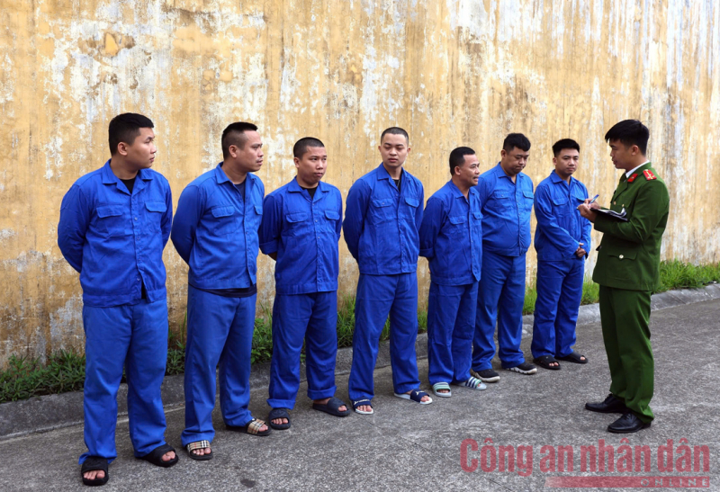 Công an Ninh Bình triệt phá đường dây cá độ bóng đá 1.200 tỷ đồng trên không gian mạng -0