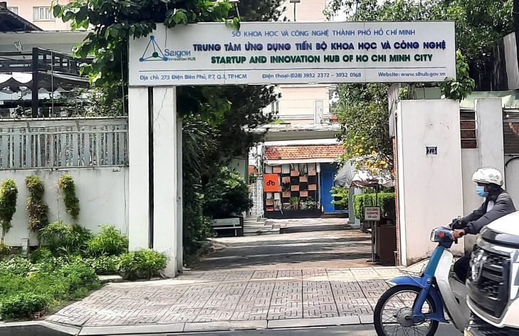 Cựu giám đốc Trung tâm Ứng dụng tiến bộ khoa học và công nghệ TP Hồ Chí Minh bị truy tố vì để tiền cho thuê mặt bằng ngoài sổ sách -0