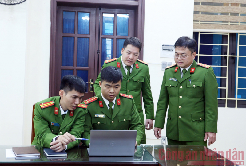 Công an Ninh Bình triệt phá đường dây cá độ bóng đá 1.200 tỷ đồng trên không gian mạng -0