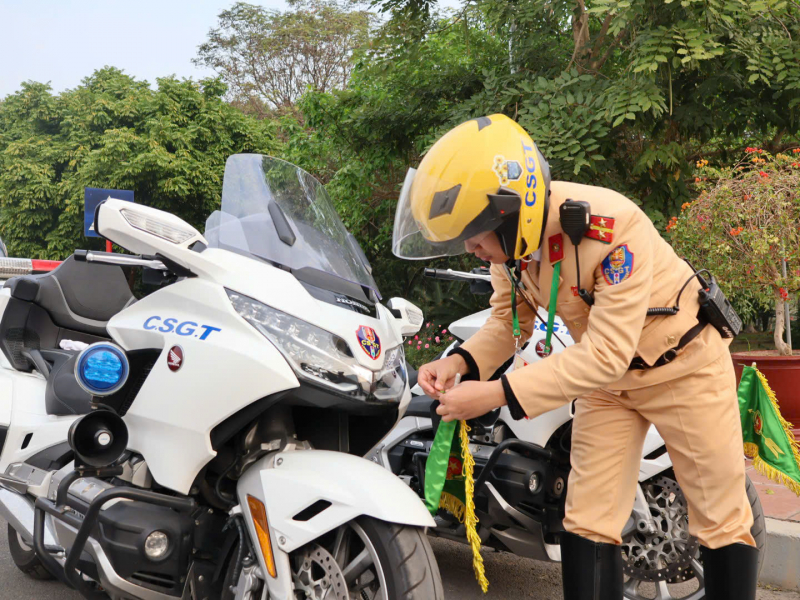CSGT Hà Nội bảo đảm tuyệt đối an toàn giao thông, đón dẫn đoàn trên các tuyến “Ba nhất” -0