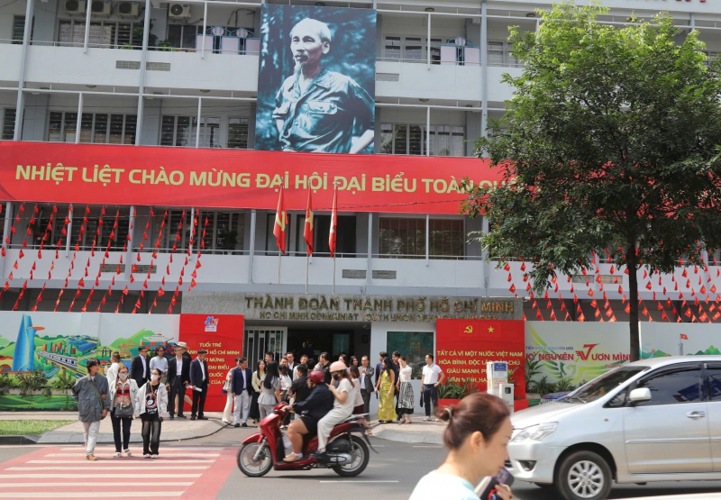 TP Hồ Chí Minh rực rỡ cờ, hoa chào mừng Đại hội Đại biểu toàn quốc lần thứ XIV của Đảng -1