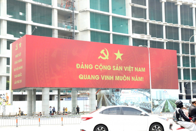 TP Hồ Chí Minh rực rỡ cờ, hoa chào mừng Đại hội Đại biểu toàn quốc lần thứ XIV của Đảng -1