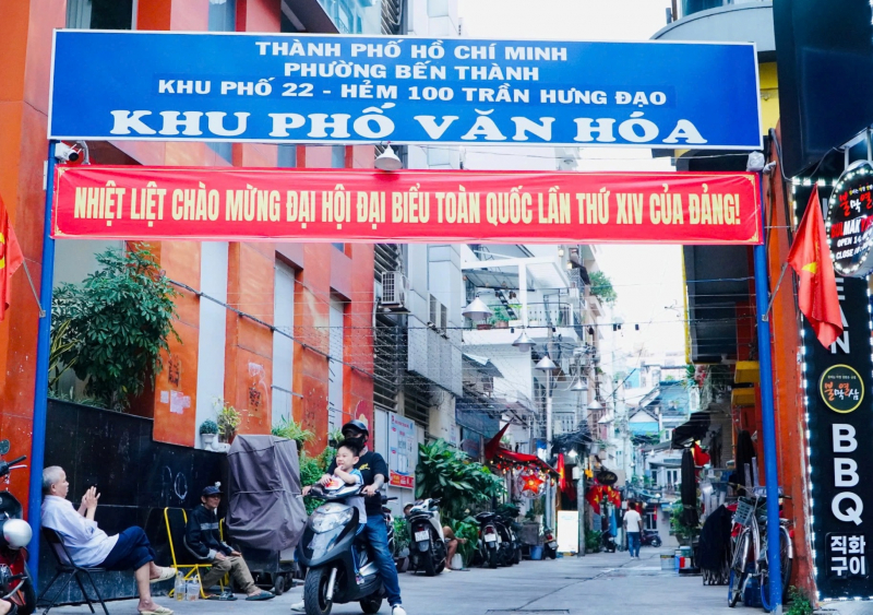 TP Hồ Chí Minh rực rỡ cờ, hoa chào mừng Đại hội Đại biểu toàn quốc lần thứ XIV của Đảng -2