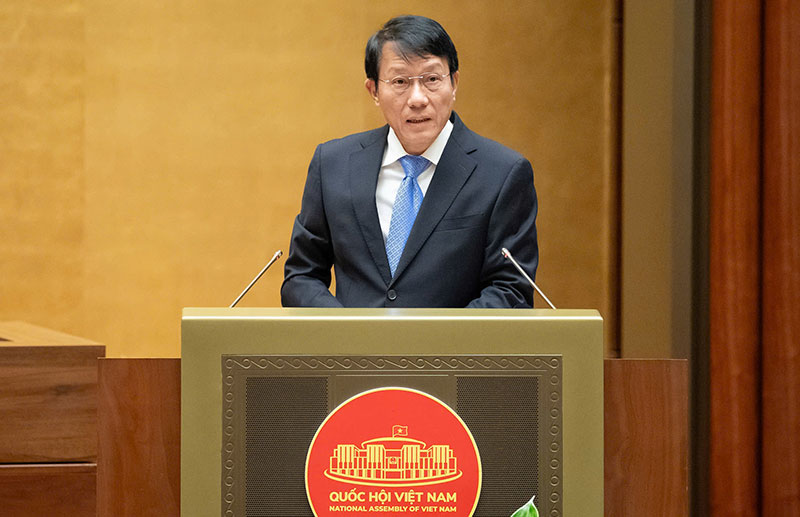 Xây dựng pháp luật phục vụ phát triển đất nước -0