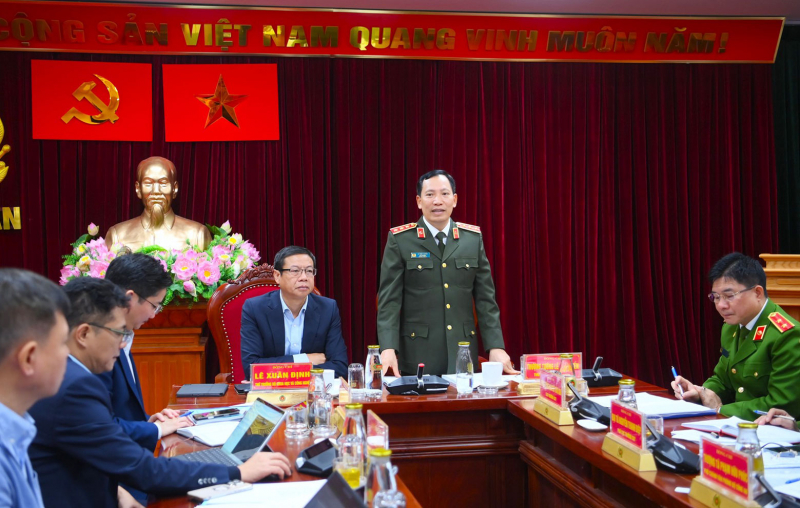 Xây dựng pháp luật phục vụ phát triển đất nước -0