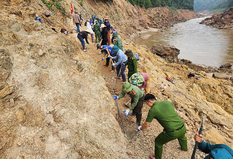 Điểm tựa biên cương nơi miền Tây xứ Nghệ -1