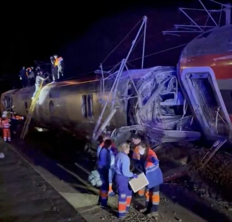 Tây Ban Nha: Hai tàu cao tốc đâm trực diện, ít nhất 21 người thiệt mạng -0