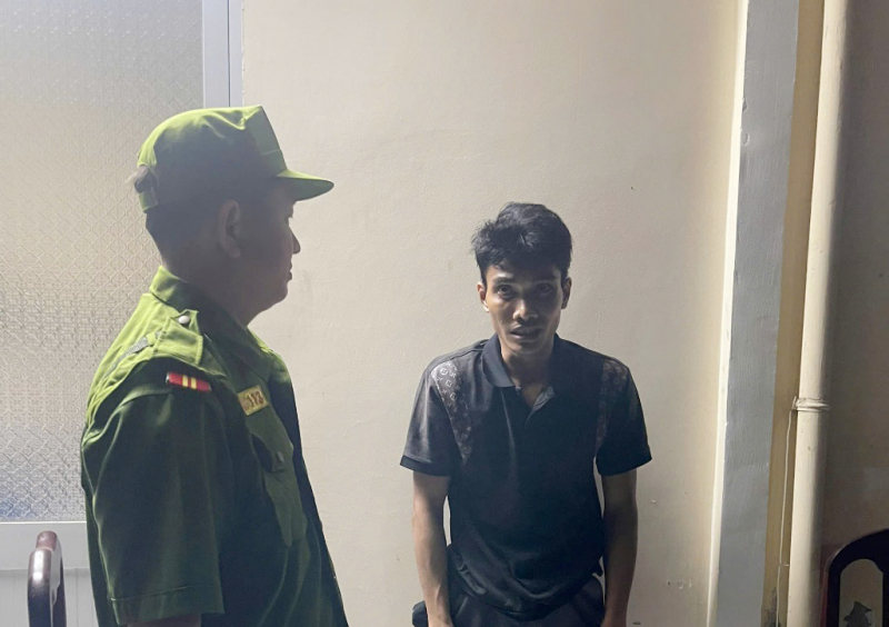 Bắt đối tượng biểu hiện “ngáo đá” đột nhập vào trụ sở Công an -0