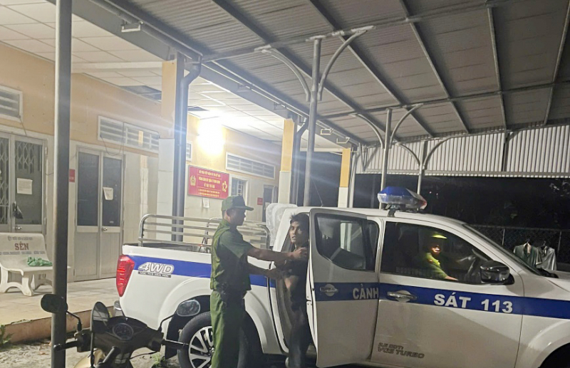 Bắt đối tượng biểu hiện “ngáo đá” đột nhập vào trụ sở Công an -0