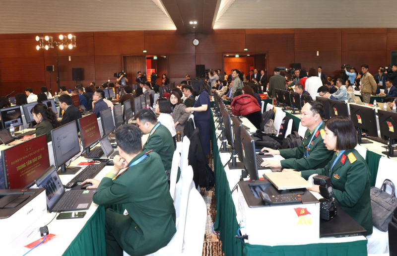 Trung tâm Báo chí nhộn nhịp trong ngày đầu Đại hội XIV của Đảng -1