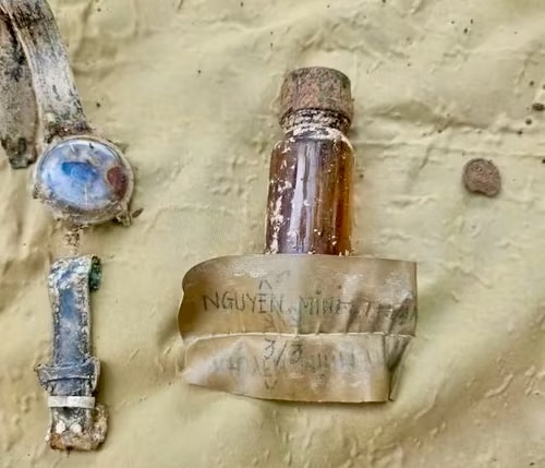 Thêm manh mối xác định danh tính liệt sĩ qua di vật tìm thấy ở Đakrông -0