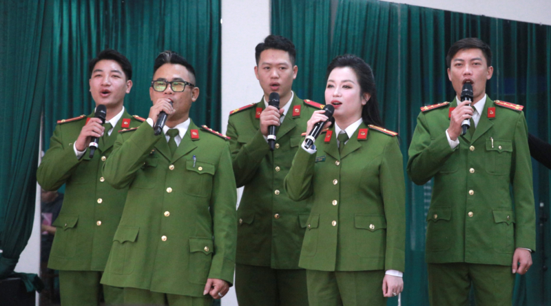 Dàn nhạc kèn CAND lớn nhất từ trước đến nay biểu diễn chào mừng Đại hội Đảng -3